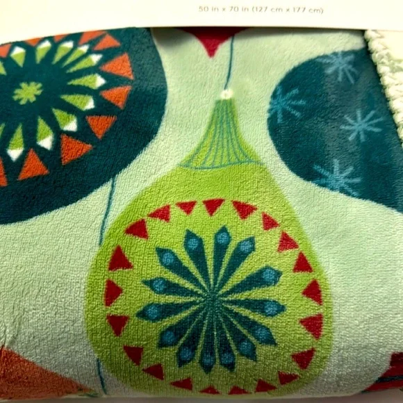 LAURA ASHLEY Oversized Reversible Holiday Festivities Zoe Coco Throw - Green